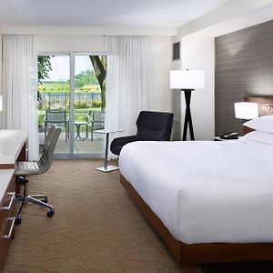 King Room Mobility or hearing accessible